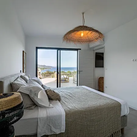 Margaux With Private Pool & Sea View 빌라 *