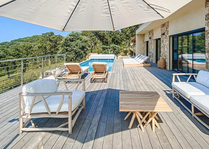 Margaux With Private Pool & Sea View Villa