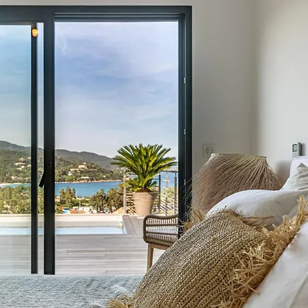 Margaux With Private Pool & Sea View