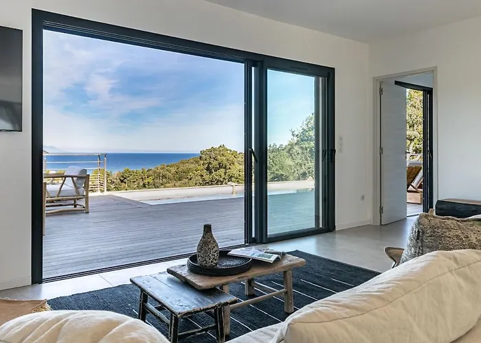 Margaux With Private Pool & Sea View Villa *